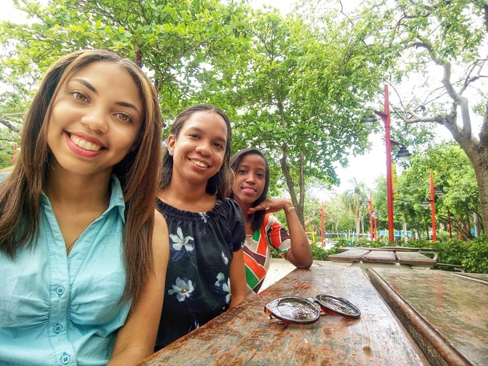 Angelica, Sol, Rossy.jpg